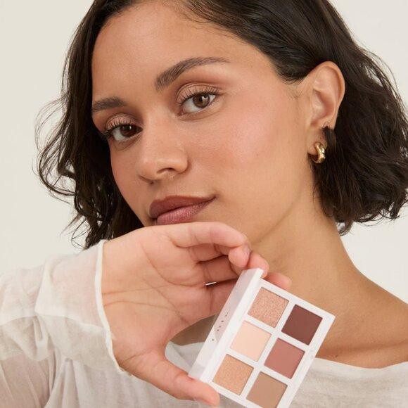 Lithe Beauty Night & Day Eyeshadow Palette - Picture 5 of 12